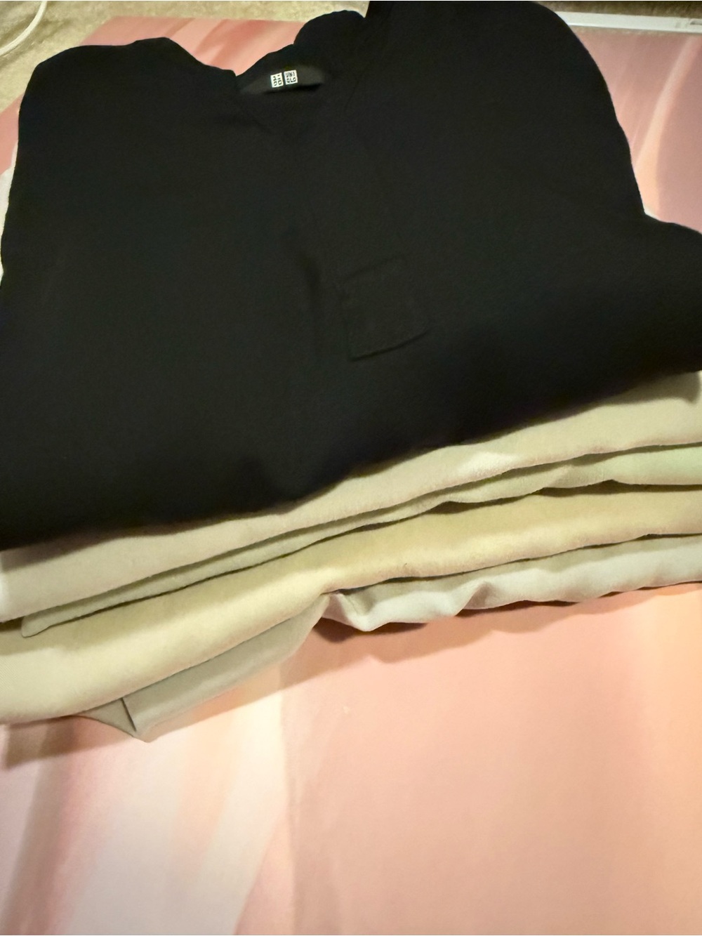 6 of Uniqlo blouse set - Picture 7 of 7